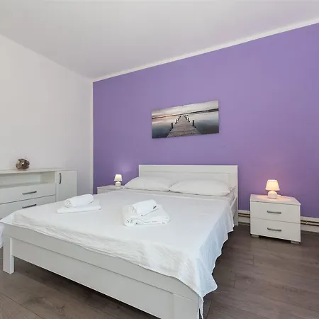 Apartment Snjezana Tisno