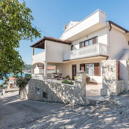 Apartment Snjezana *