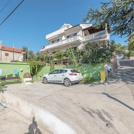 Apartment Snjezana