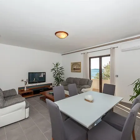 Snjezana Apartment Tisno