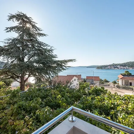 Snjezana Apartment Tisno