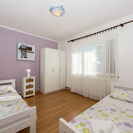 Snjezana Apartment *