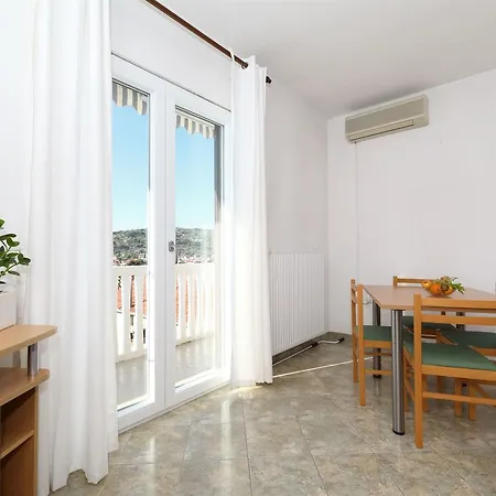 Apartment Snjezana